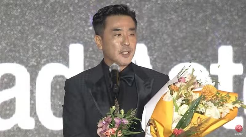 釜山影展／柳承龍奪視帝！李正河「台下1舉動」力挺　宋慧喬無緣視后