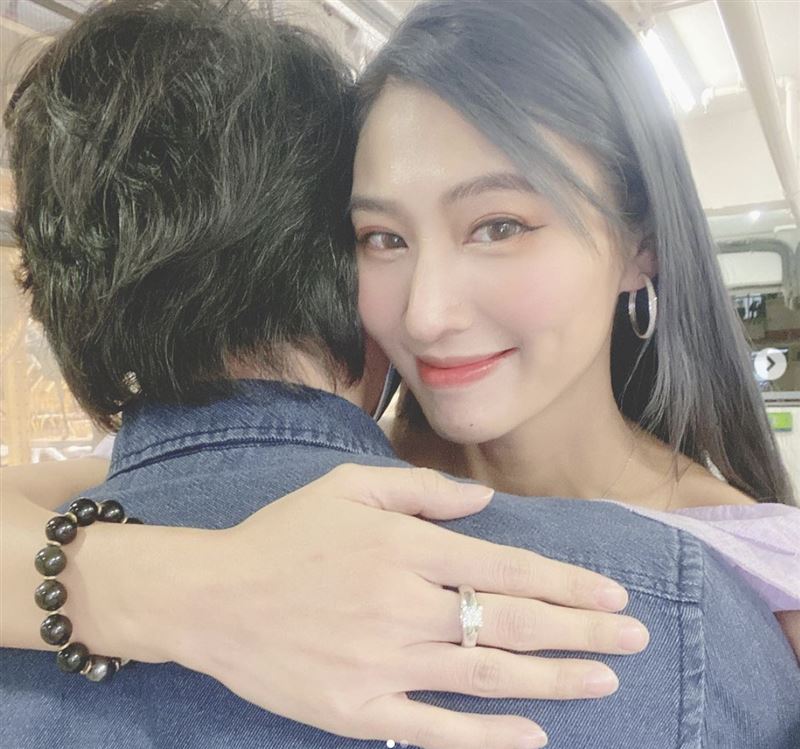 性感女星「堅持嫁給破產背債尪」！3年後現況曝光