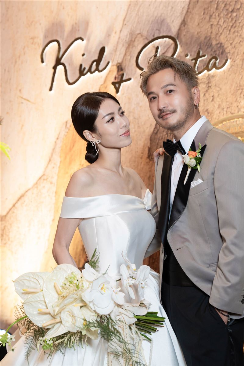 梁云菲不雅片風波首現身！穩交男友出席KID婚宴　被問婚期鬆口吐8字