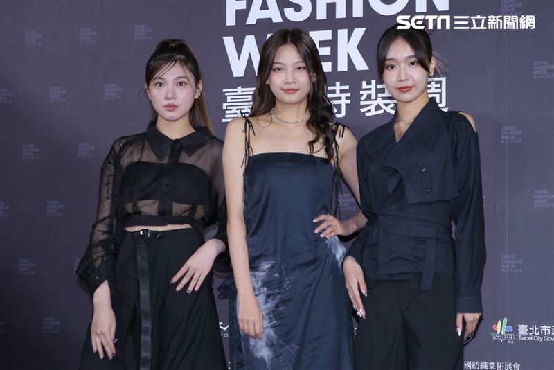 最美星二代登台爆哭!李㼈意外現身「你是我的驕傲」紫嫣淚吐不支持內幕