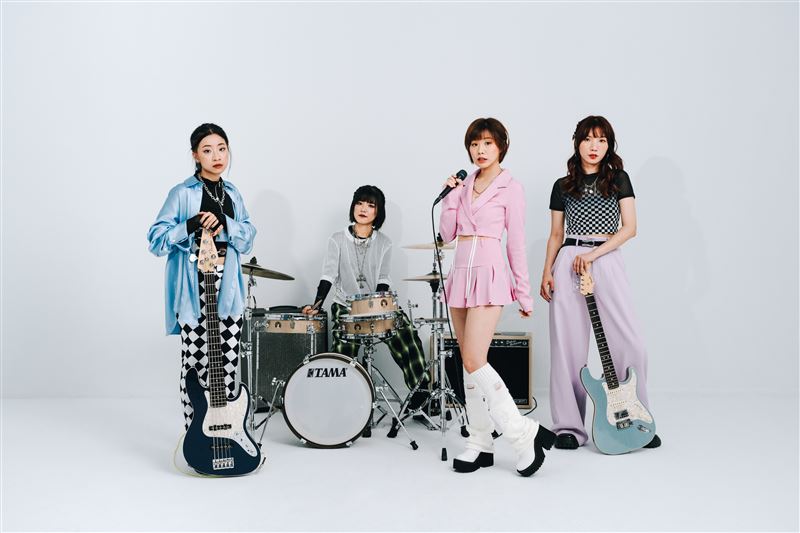 獨家／女團主唱遭性騷！點名台灣超大咖歌手強吻侵犯　丟10萬封口費