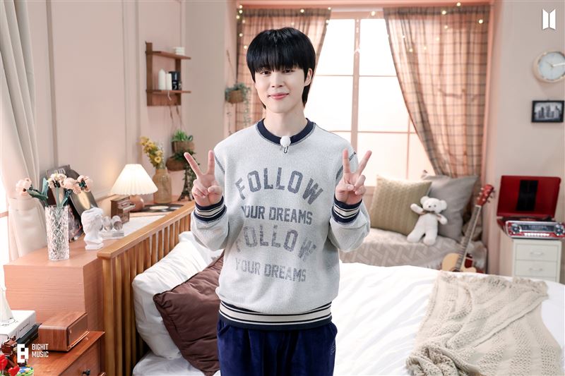 BTS Jin超愛弟弟！生日禮物「竟送一疊鈔票」　Jimin公開暖心原因