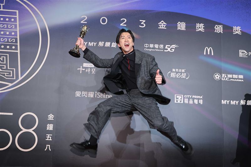 金鐘58／陳漢典等18年終獲獎哭了！小S感性喊：替你開心　1圖網全笑了