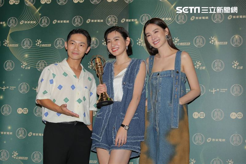 金鐘慶功／蔡昌憲主持雪恥成功被讚爆！米可白奪獎認「收到前夫恭喜」