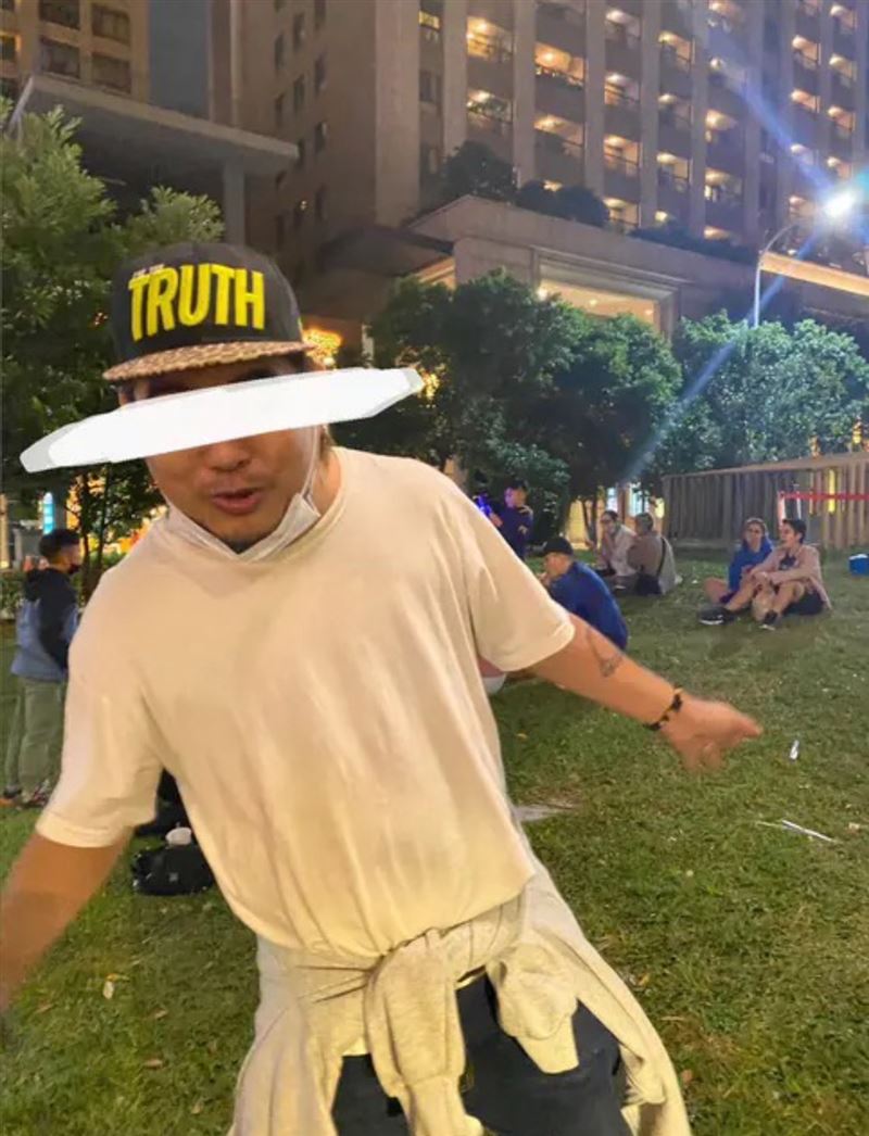 扮兔女郎逛萬聖城！遭「羅姓藝人」強拍照性騷　她到派出所做筆錄申訴了