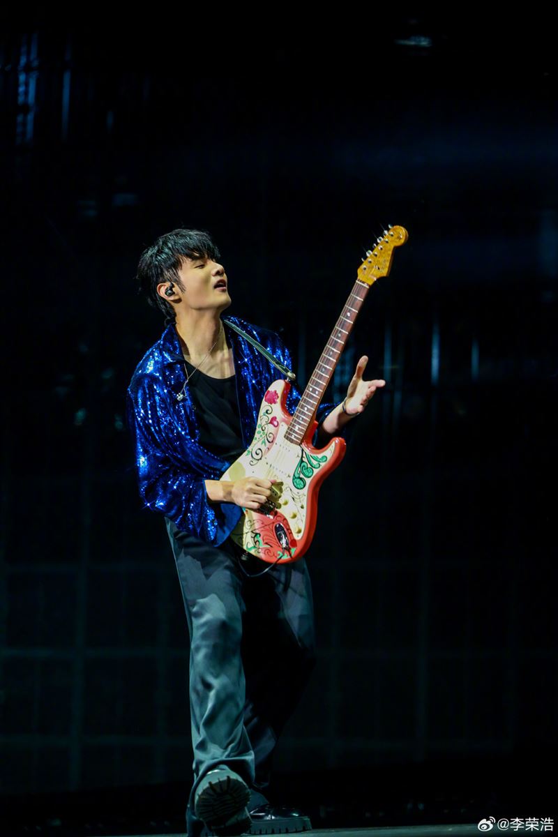 李榮浩被爆「找陳奕迅當嘉賓」！網盼雙神合作　本人發文回應了