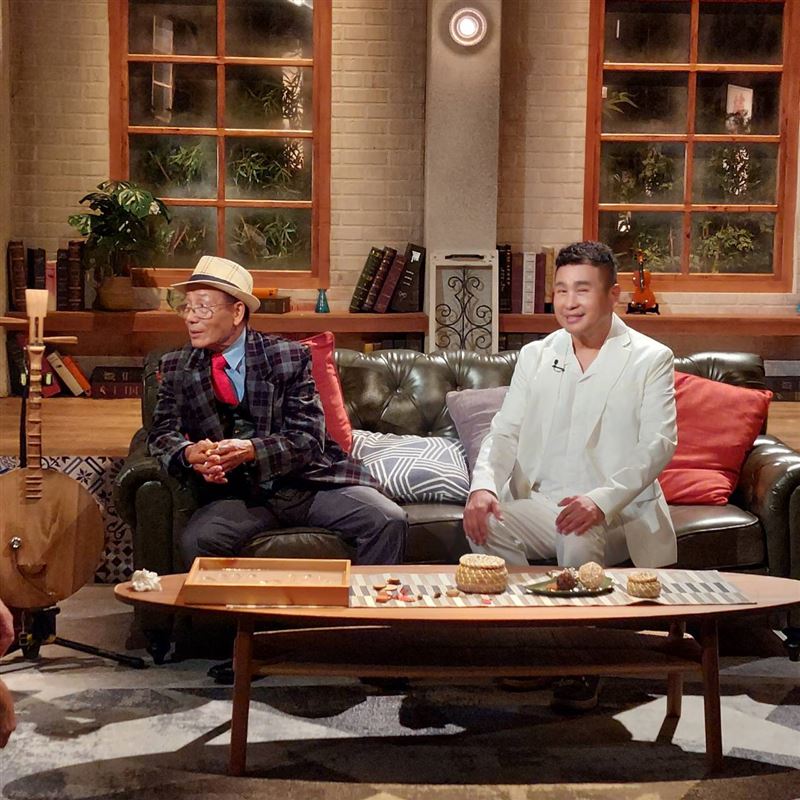 豬哥亮認證恩師　他75歲寶刀未老現況曝光！開嗓超震撼