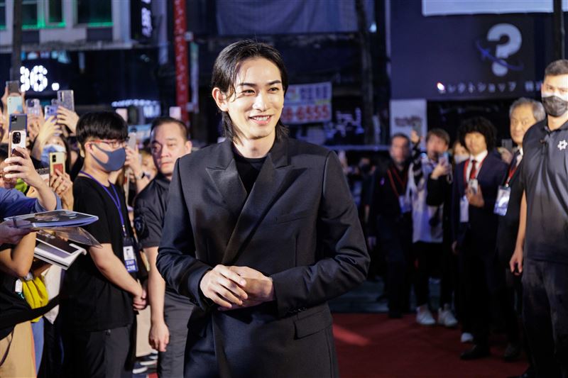 日本男神現身西門町！町田啓太處男秀「電力爆強」吸千名粉絲癱瘓交通