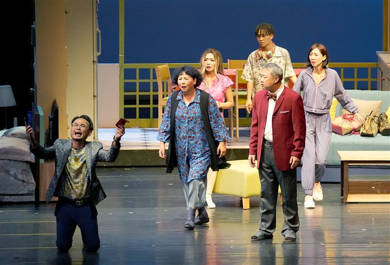 楊大正勇奪金鐘戲劇男配角！加入吳念真劇團鍍金了　狂喜招募新血