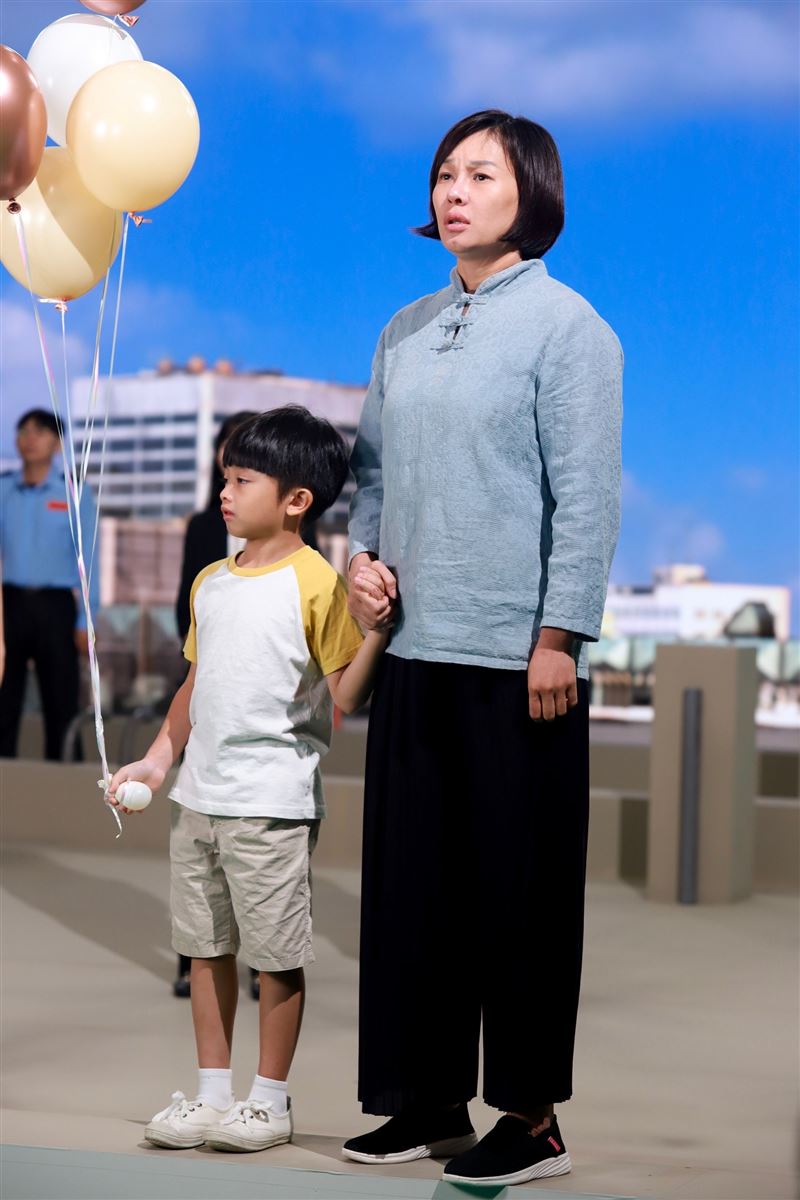 投資買房一夜賠光積蓄！越籍本土劇女星補錢坑「下海直播」喉嚨啞掉噴血