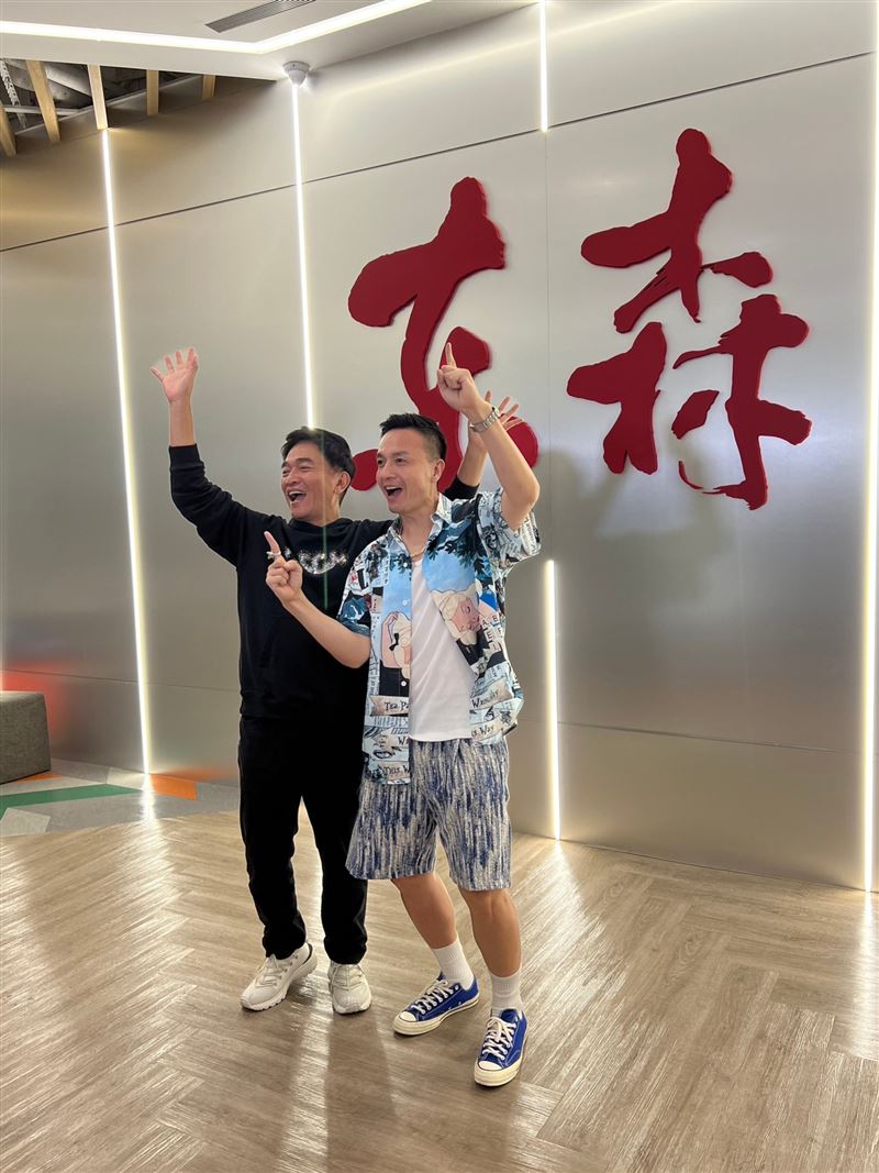 吳宗憲開砲！泰國機場禁菸「18小時沒抽手發抖」 怒轟：再也不去