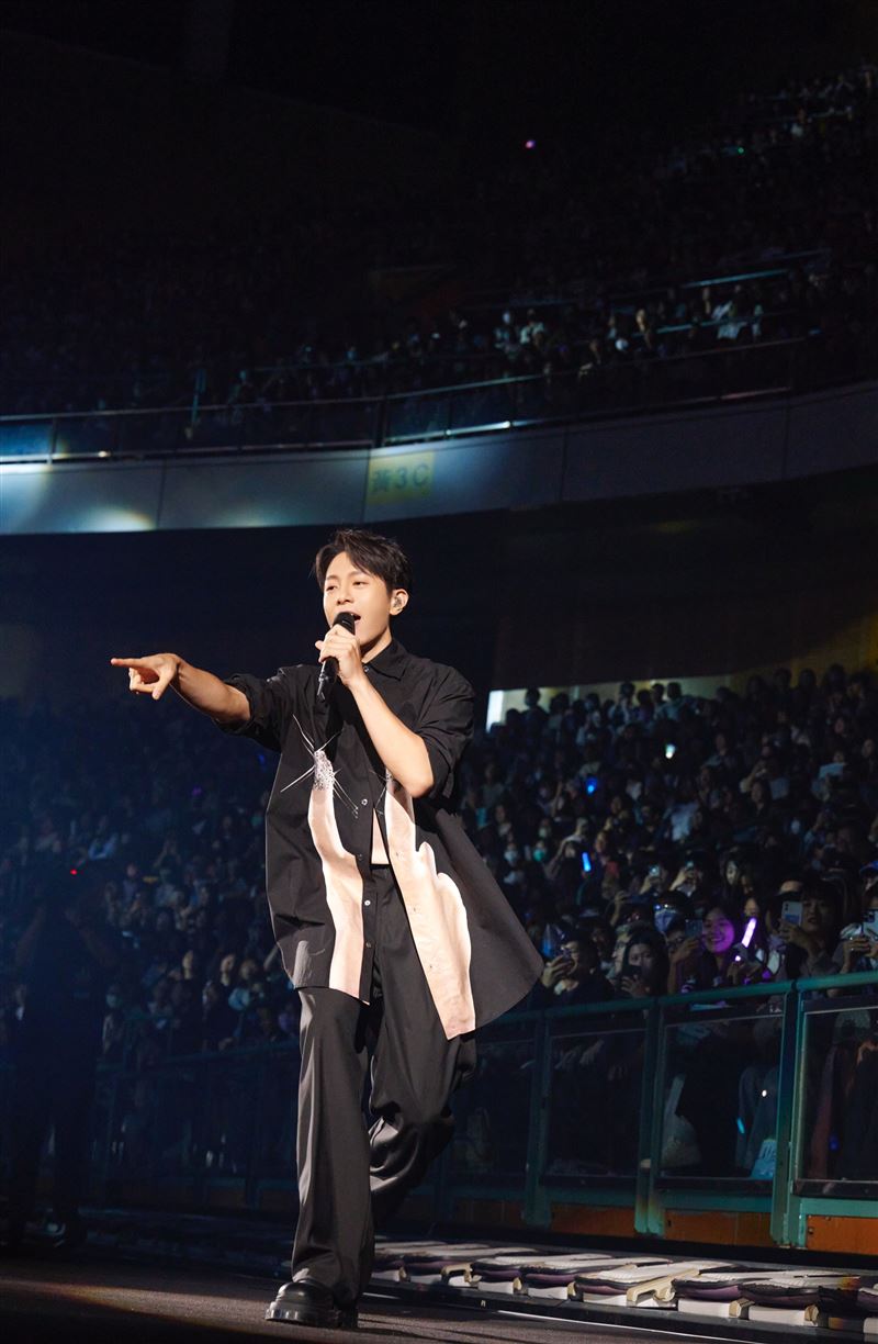 韋禮安怎麼了？升格人夫返場小巨蛋　突爆：正經歷困難的事