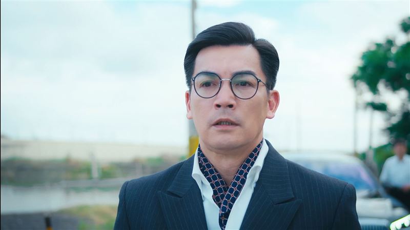 30年前拋家棄子斷絕關係！8點檔伊正無預警現身對尬王識賢