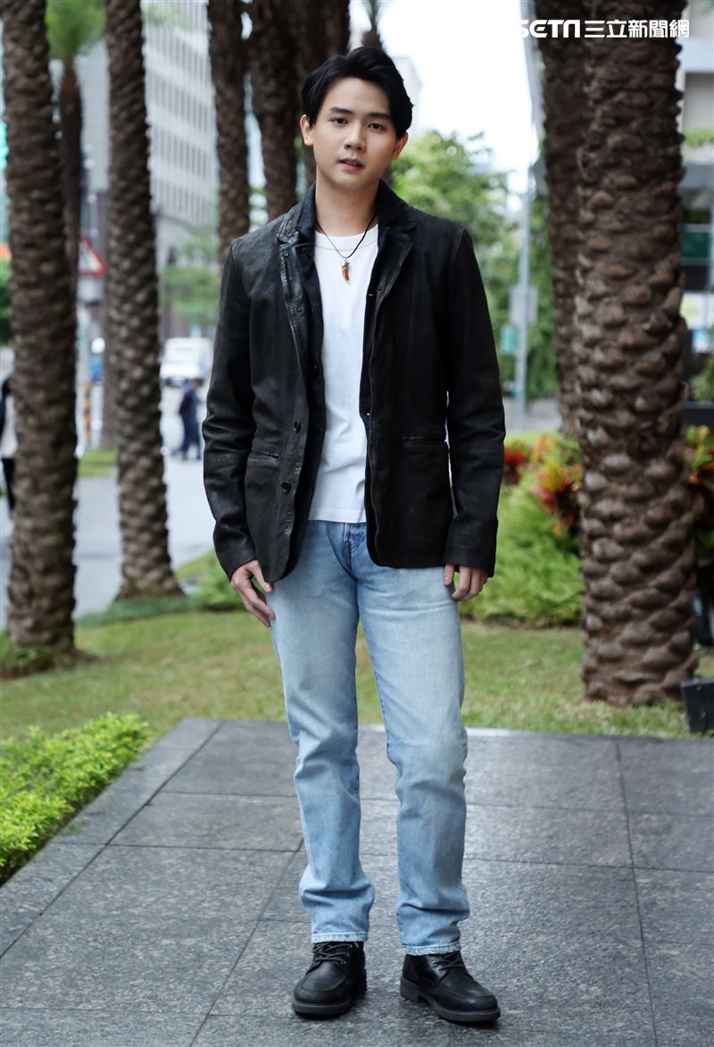 20歲星二代認了3段戀情！謝展榮爆爸爸謝祖武「暗處偷窺」摟女友被看光