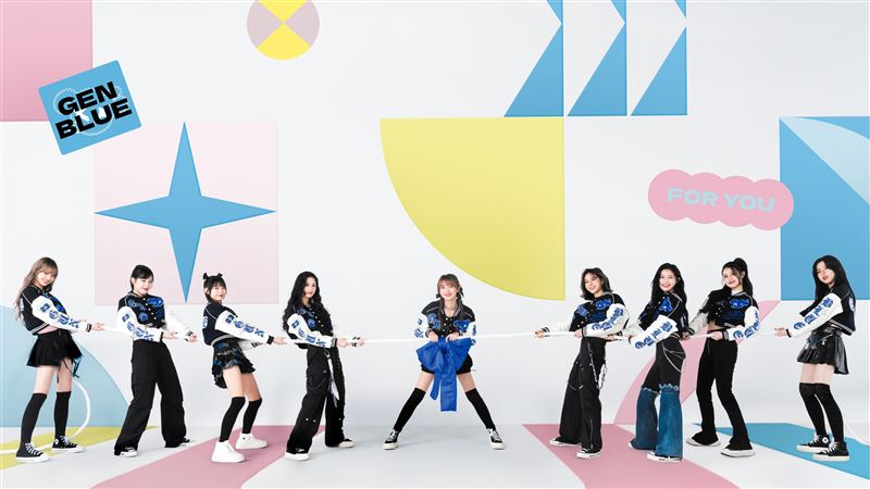 台灣最美國中生14歲正式出道！合體9位正妹組女團　衝上熱搜話題排行榜