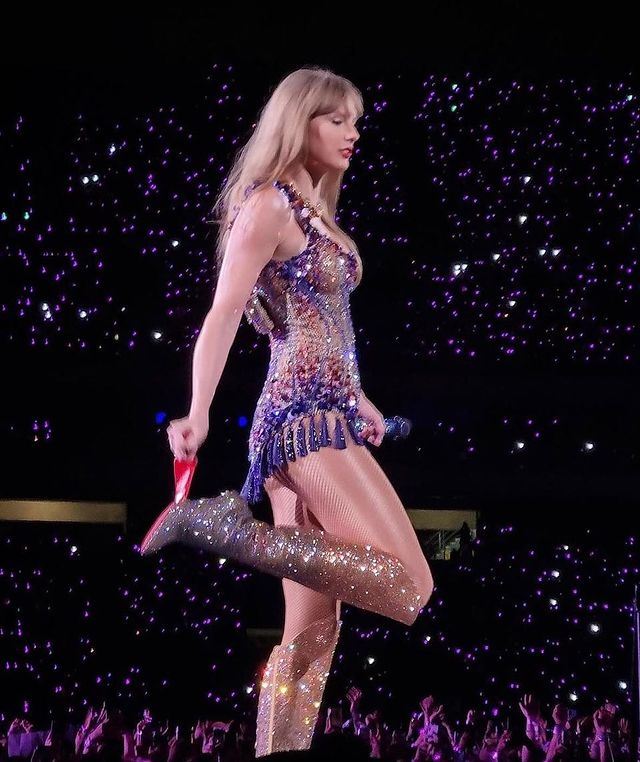 泰勒絲開唱「寶石訂製鞋」壞了！台上這舉動　歌迷看演唱會賺翻