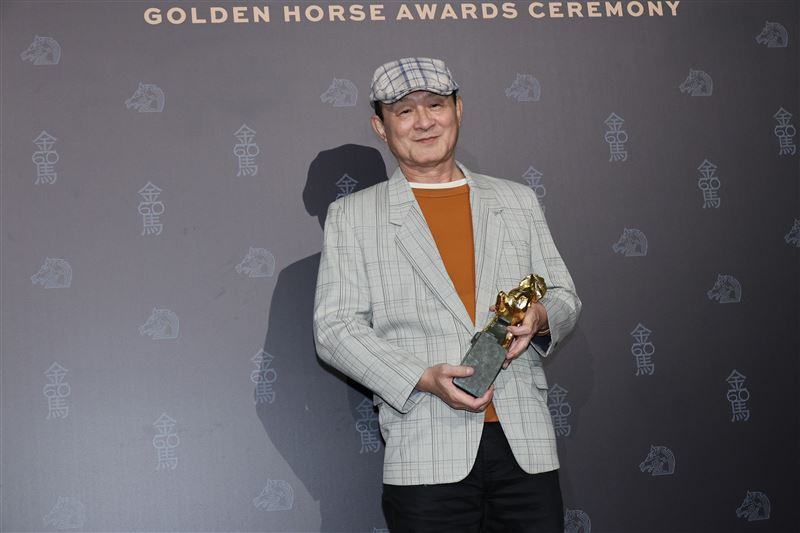 陳慕義澄清沒讀建中！「更正學歷」網全驚呆　直呼：比讀建中更猛