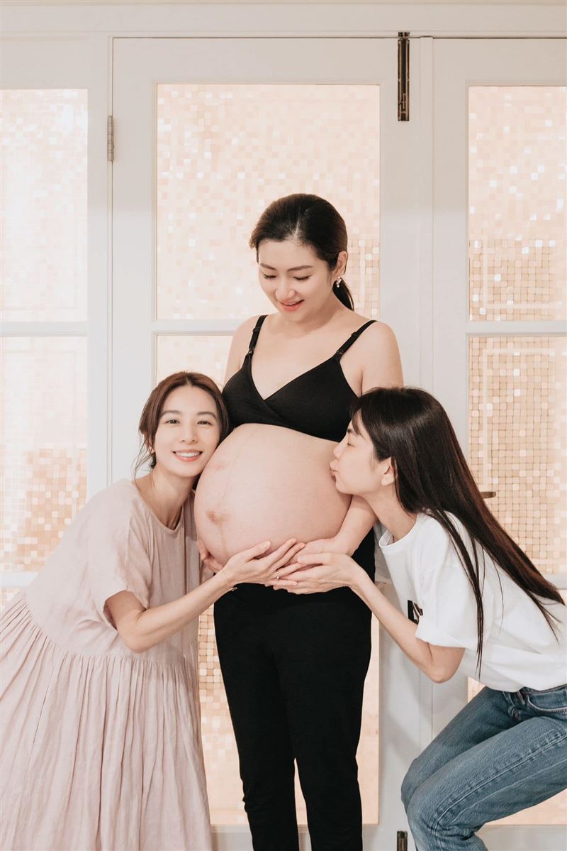Selina攜Hebe、ELLA捧巨肚!「拒絕石頭奶提前做1事」 自豪大讚:很棒