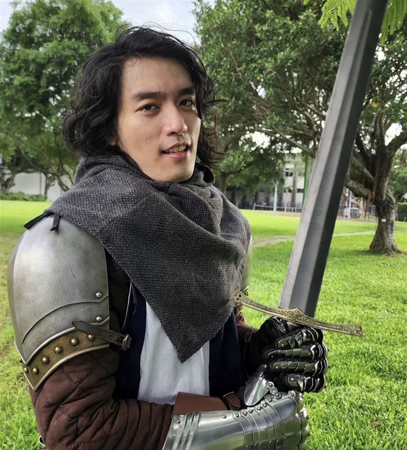 遭控劈腿約愛…還被酸：不到8公分！「最帥YTR」崩潰回應了