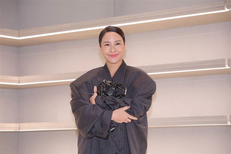 林嘉欣斬12年婚首露面！親吐單身「自由開心」現況曝：還是相信愛情