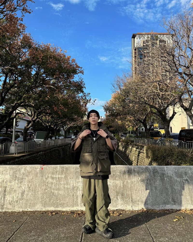 派翠克搭高鐵遇女粉！「豔遇照」狂吸5千粉按讚　還釣出女方本尊