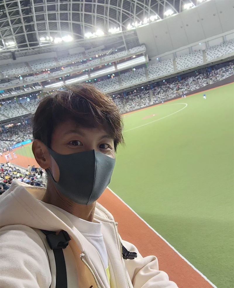 阿翔大巨蛋看球賽！曝場內「1大缺點」翻白眼了：真的是來走走的