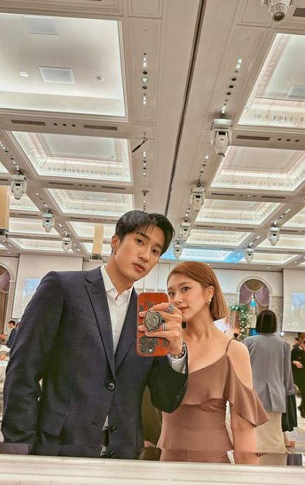 婁峻碩公開獻唱女友！焦凡凡後台1動作超閃　網淚喊：原來這就是愛情