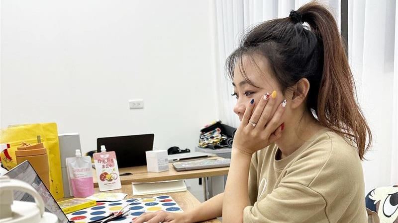 蔡阿嘎老婆公開徵才！7小時狂收履歷　點開一看傻了：替你覺得可惜