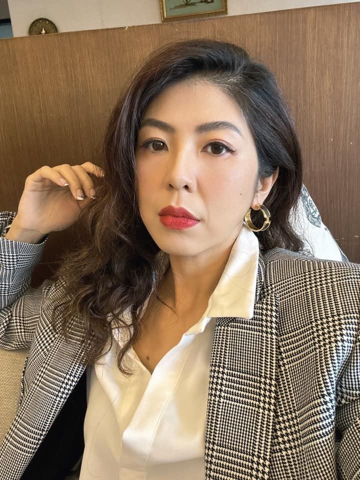 曾格爾父「信義區房產遭法拍」　李怡貞諷：拿宋徽宗瓷器來擋不好嗎？