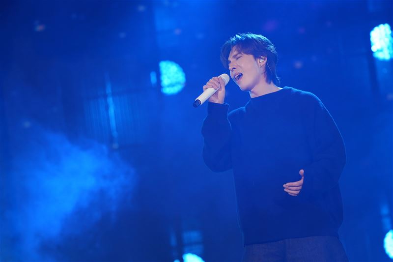 陳勢安彩排引暴動　自嘲薪水小偷！歌迷自帶提詞機合唱「天后」