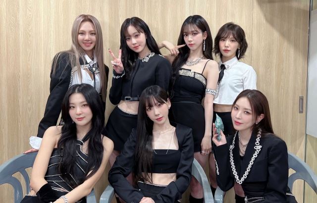 學SM組小分隊？JYP註冊「TWINZY」商標引熱議　網：先管好現有團體