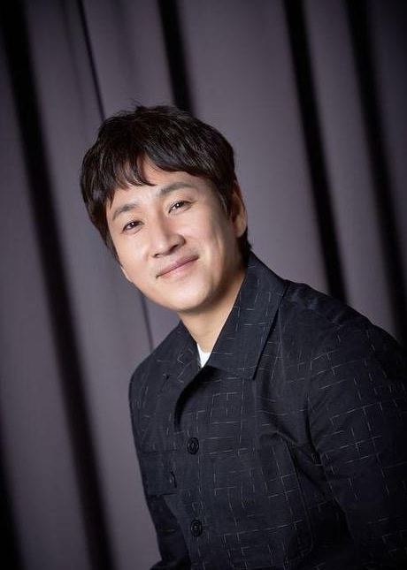 李善均3度進警局！「同意跨夜調查」　900萬恐嚇案共犯曝