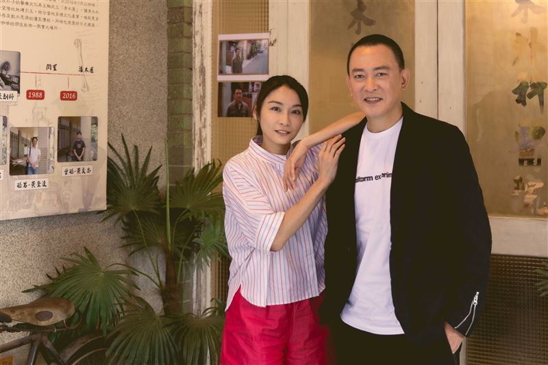 王識賢遭爆不爽Ella缺席記者會！首現身曝「私下互動」：順她的毛抓就好