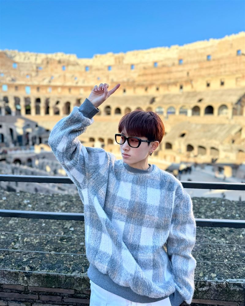 黑澀會女星「遭噁男亂牽手、晚5分鐘不給登機」　怒：再也不去羅馬！