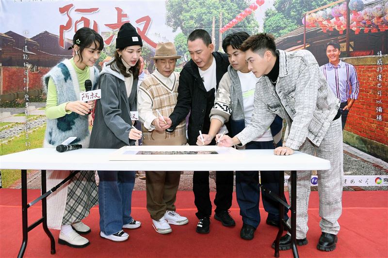 追求林玟誼不成　王識賢替張再興出手了！粉絲秒加line給娶