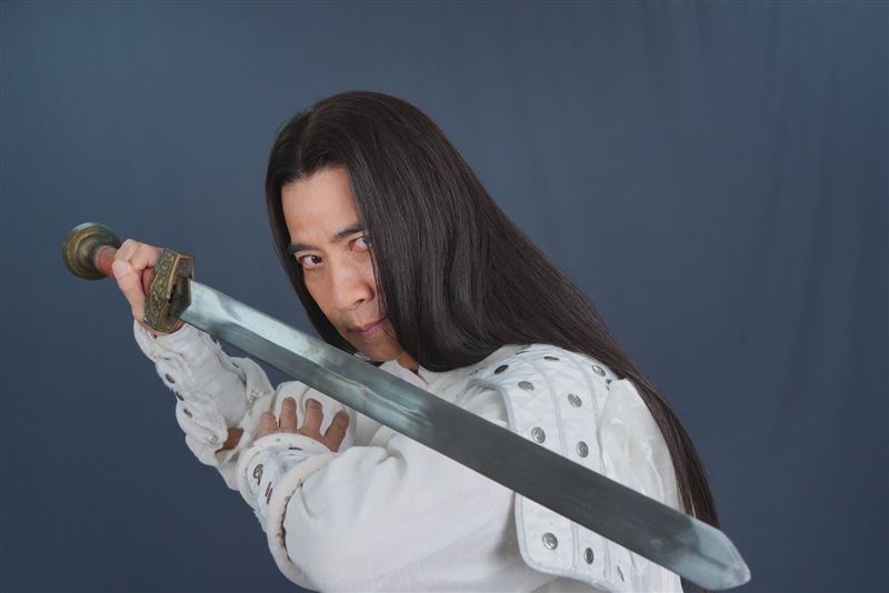 61歲翁家明「長髮蓄鬍」古裝扮樣曝光！她見本尊傻眼認不出