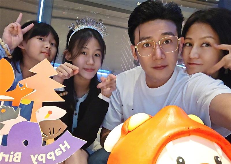 國民男神結婚17年！47歲陸毅甜曝「維繫婚姻關鍵3秘訣」