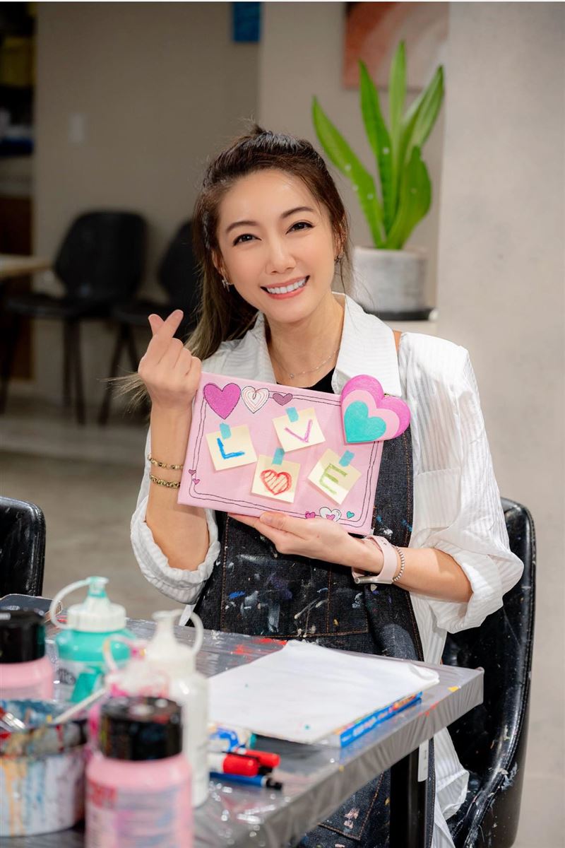 暗巷磨蹭情郎超甜！45歲8點檔女星認了脫單交往中　消失螢光幕近況曝光