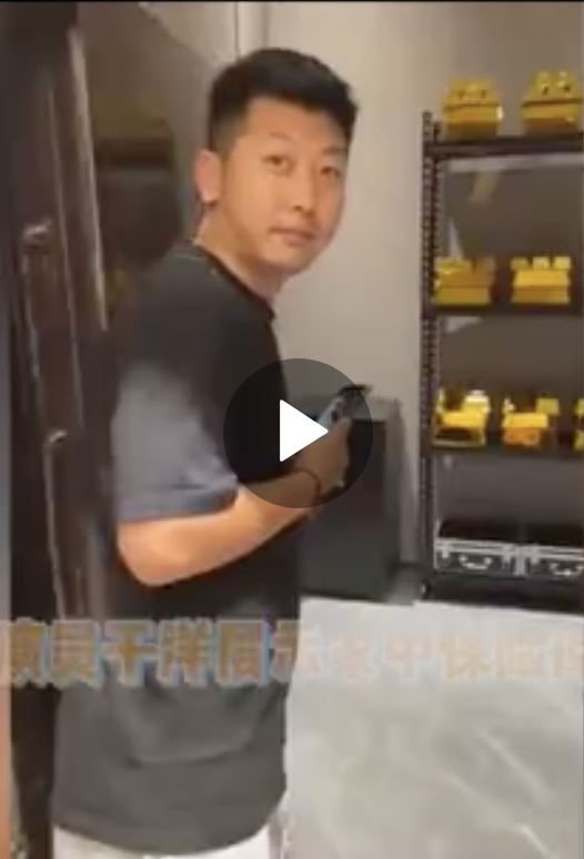 男星收藏室驚見「4噸金磚牆」秒衝熱搜！本尊回應了