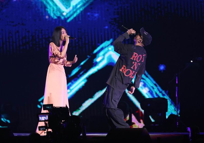 熱狗霸氣護女神！嗆「超討厭鍾成虎」陳綺貞真實反應全被拍