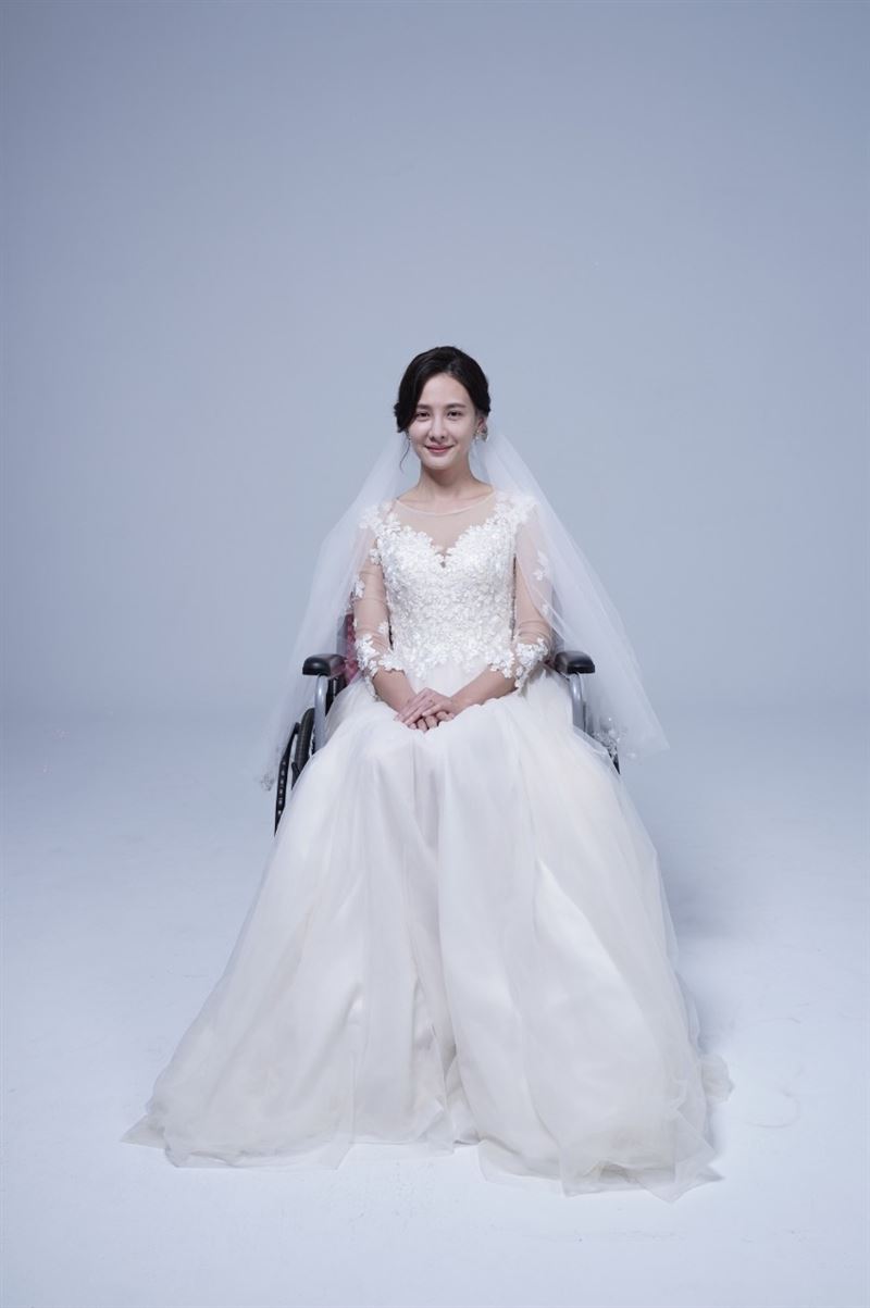 女星嫁豪門連染2病！安心亞拍戲「肝癌3期」臨死前曝光一家四口惹淚崩