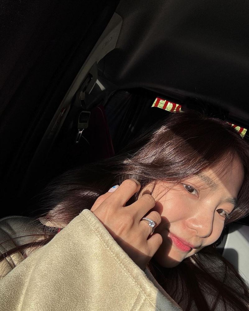 恭喜實況女神要結婚了　大顆鑽戒套牢！統神霸氣發聲祝福