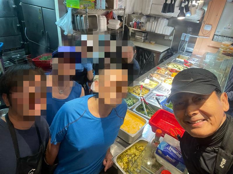 自助餐店捕獲野生周潤發！釣出一票人留言狂問「這1事」