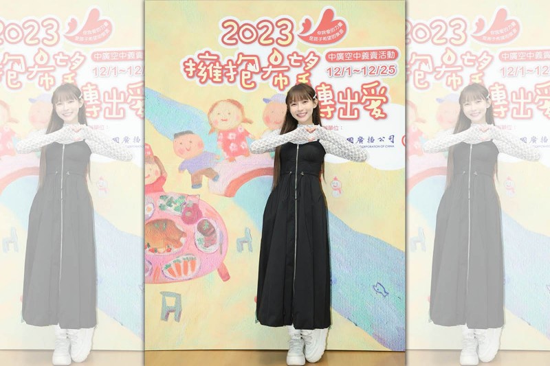 林襄自爆砸百萬微整！拉女記者親手驗胸「是原廠」：有做我會講