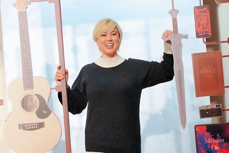 情定小10歲教授！54歲女星任潔玲攜陸夫返台發展　夫妻甜蜜關係曝光