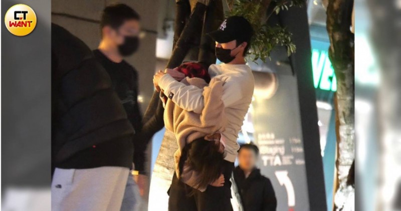 碰到上輩子情人就沒輒！劉德華超寵愛女　砸8億「送豪宅+私人飛機」