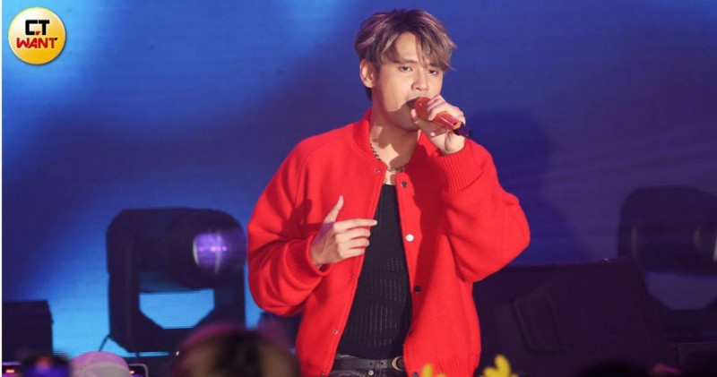 陳零九恢單10個月!「身旁女伴1+1」 鄉民女神相陪玩通宵