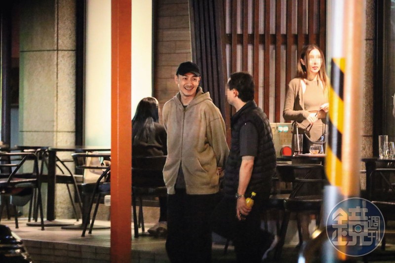 46歲林佑威悄返台！不甩長髮妹「它」陪回家　投身中國6年動向曝