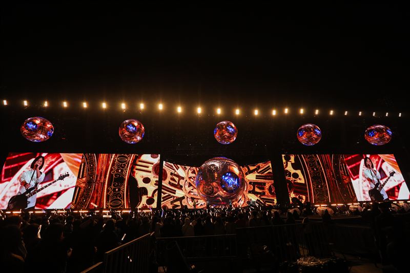 五月天跨年直接開飛機登台！ 認了爲1事超緊張：醜媳婦見公婆