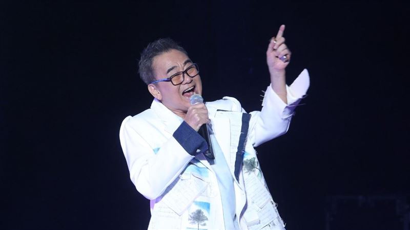 陳昇摯友逝世!跨年唱到一半忍不住這樣做 高喊2句話致敬